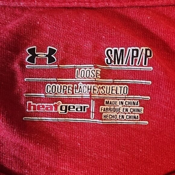 Size Small Under Armour Red Holiday T-Shirt Short Sleeve - Picture 6 of 7